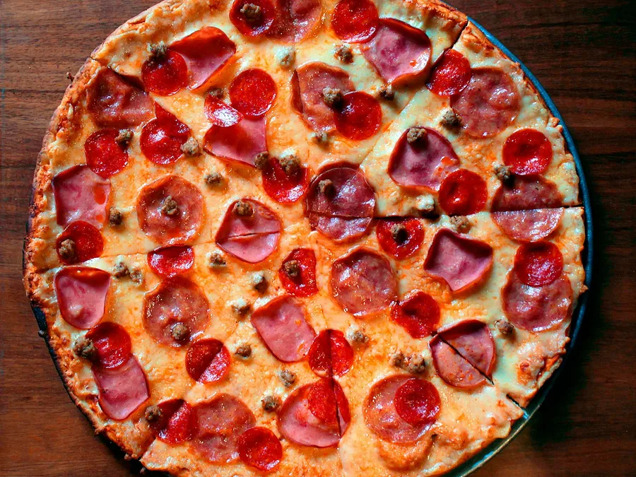 Pepperoni and ham pizza